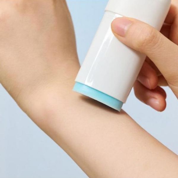 SKIN1004 Madagascar Centella Hyalu-Cica Silky-Fit Sun Stick